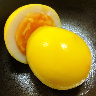 黄色のピクルス卵